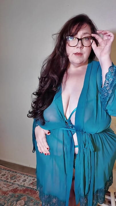 Sexy Plump Brunette BBW MILF Shows off Curves in Lingerie