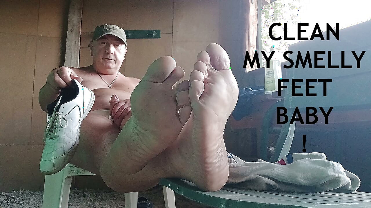 Good fat pork exhibited at the hut, delight of piss and exquisite stench of my big stinky skeas, skets and cho7 that stink!