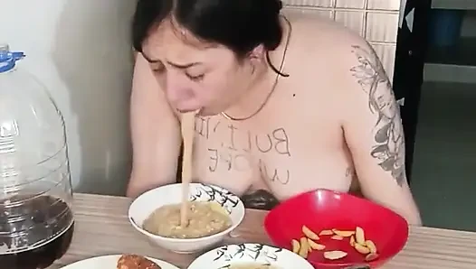 Я ем так много еды, что заболею