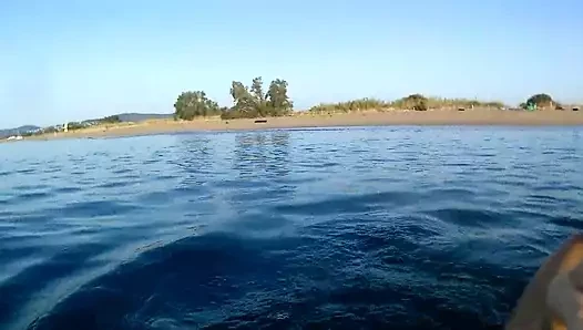 Luna becerdin almadan önce onun ağızlığını su altında berbat