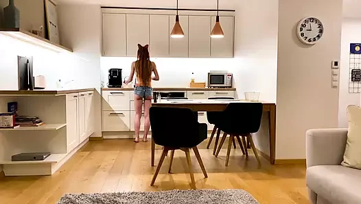 Anal Creampie zum Frühstück - POV Amateur. Mia Bandini