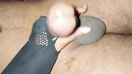 Kakak tiri membantuku untuk masterbet