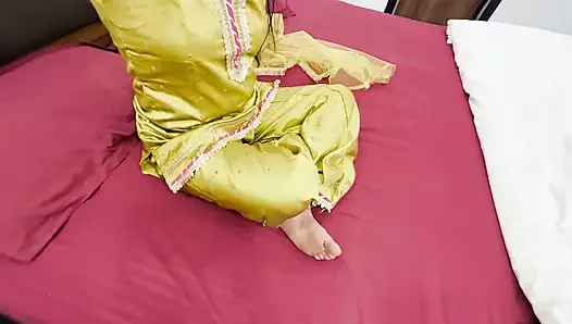 Hostel Se Aayi Choti Behen Ke Sath First Time Sex Kiya