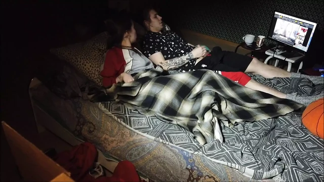 Stepsister caught her stepbrother masturbating, took his dick in her mouth and let him fuck her in her wet pussy