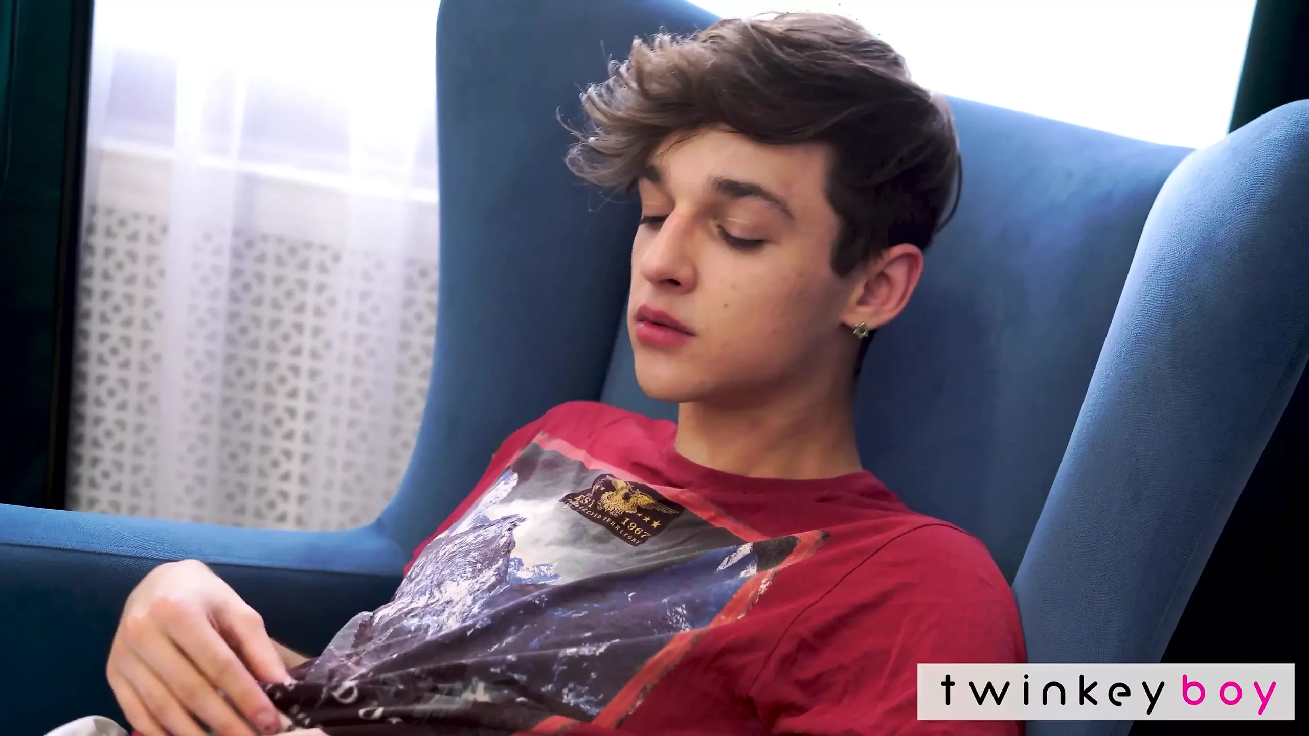 TwinkeyBoy: Super cute teen boy Tony szarpanie się i assplay