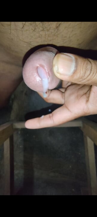 देसी लंड वीर्य से चुदाई कर रहा है