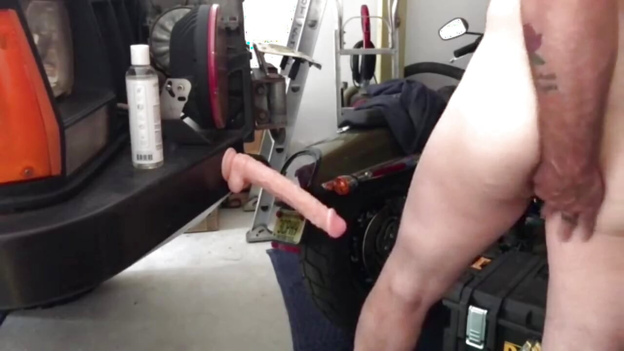 Solo Doing Hot Fuck Deeply