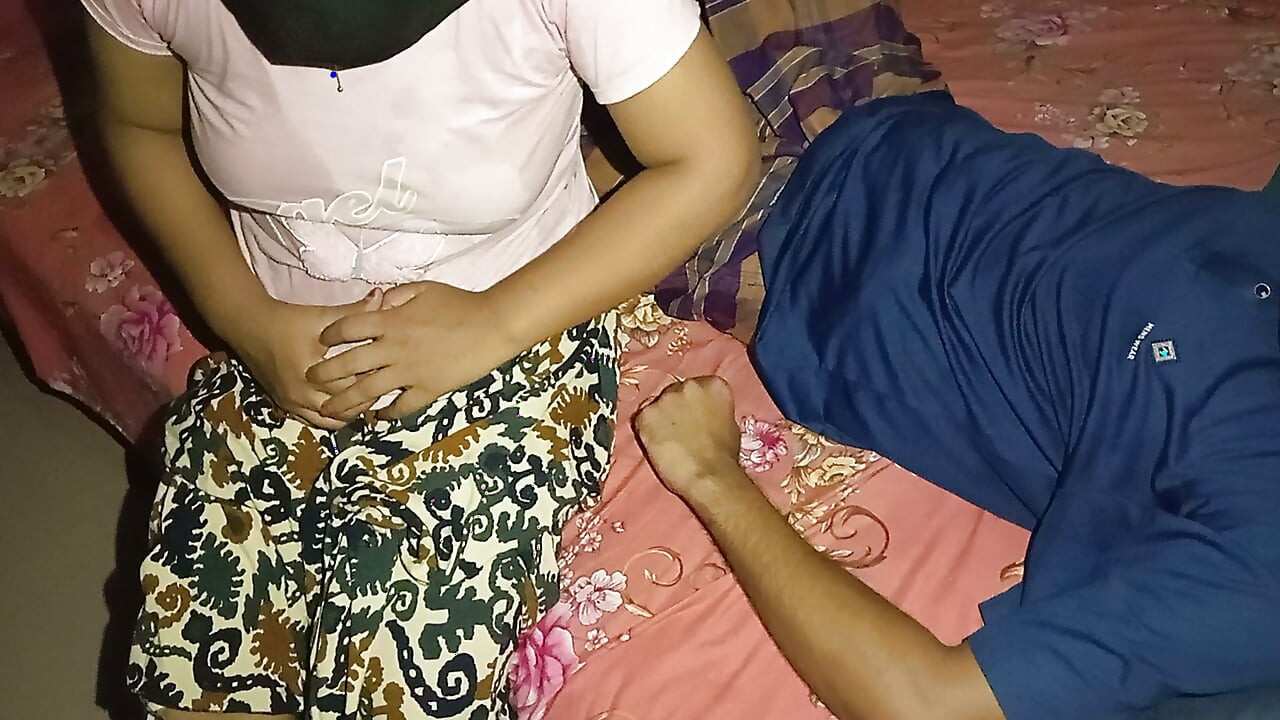 Desi 1st time losing Virginity. Very Nice Tight Pussy & Boobs. Teen Sex Video.