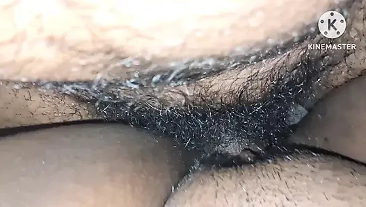 Aku ngentot pacarku di atas meja