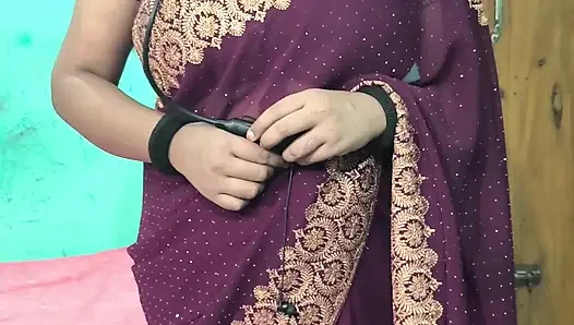 Hot Desi Look in Saree Come Feel the Charm
