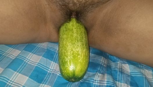 Desi Bhabhi grote 30 centimeter 🥒 Khira se apna payas Bhujaya India vrouwelijke masturbaties dildo genoot van Bihar India seks