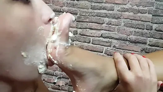 Eat that cake from my amazing feets bitch by top model Taina Almeida
