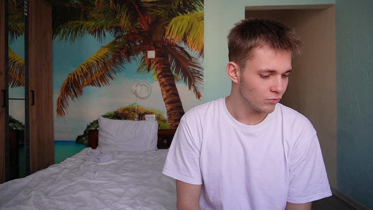 流行的在线游戏在视频博客期间变成继兄弟和继妹之间的性爱