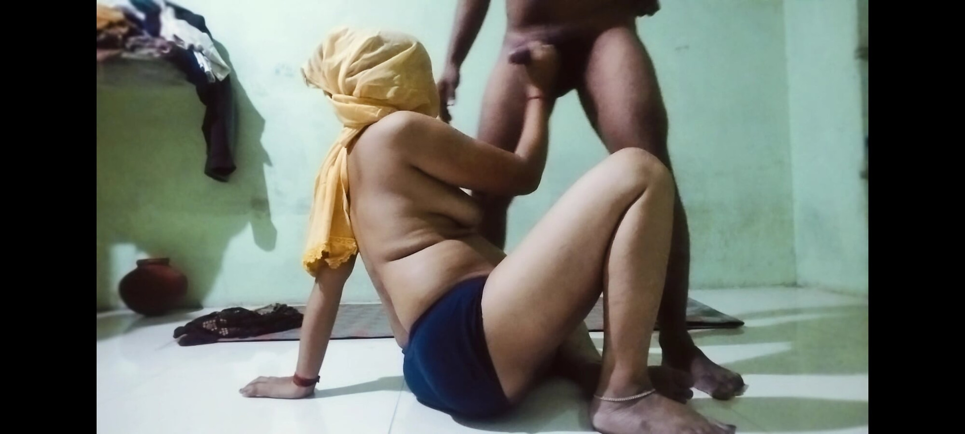 Aunty fucking his servant