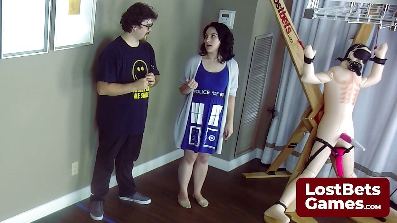 Rose and BJ play Strip Darts with a spicy forfeit