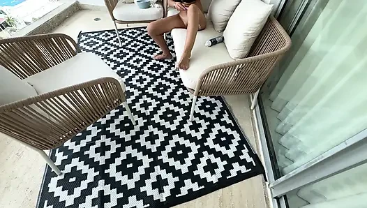 Amcık tıraşı prezervatifsiz sekse dönüştü. İçime boşalma aptal!