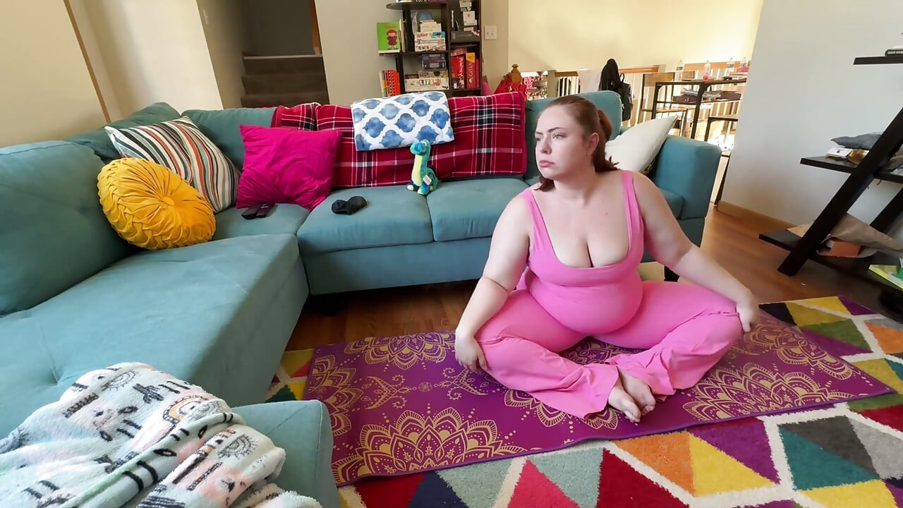 Bbw-MILf, versaute katie masturbiert beim yoga - wichsanleitung