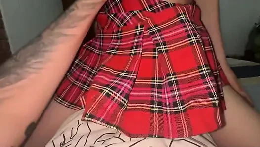 Üvey kızım çok seksi, onu sikmek için bir neden buldum