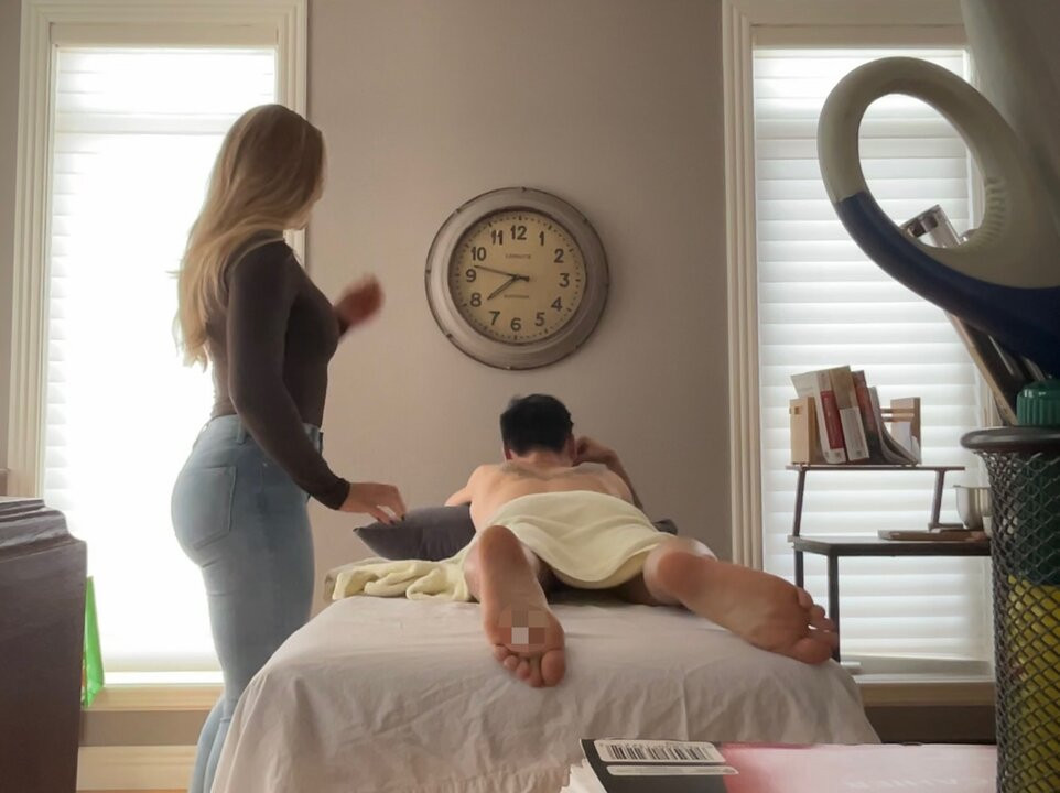 Legit frenchxrussian intern rmt seduced by monster asiatic cock Prima întâlnire