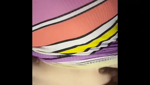 Большую попку трахают на заднем сиське