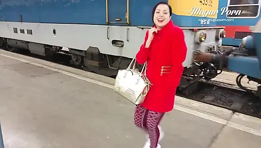 Taissia shanti derin bir amına yumruk sokuyor ve mugurporn tarafından sikiliyor