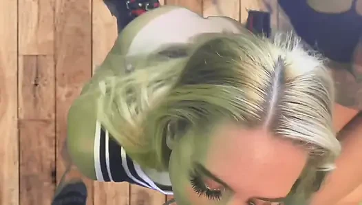 Alexa und cum lee laufen auf mich