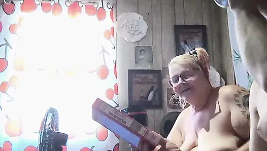 Onunla uzağa. Başkası gibi amcık sevdası