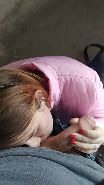 The girl sucked at the entrance