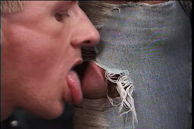 Gay couple gets filmed satisfying by oral and anal sex