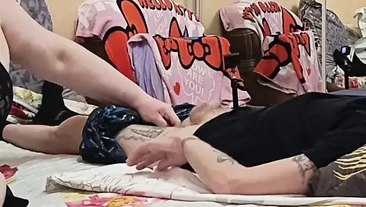 Ibu tiri nyepong kontol sampai dicrot sperma hangat