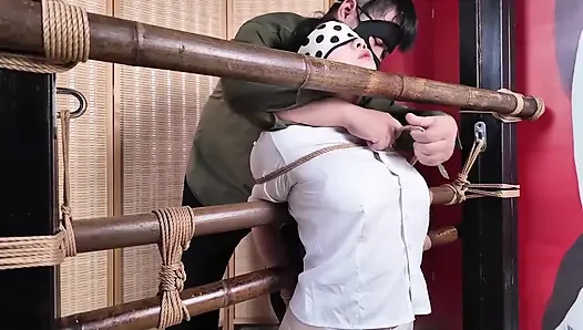 Xr22-the Girl Was Tied to a Pillar and Disciplined.