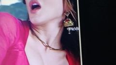 Sexy Sunny Sunny Leone auf ihren gebissenen Titten