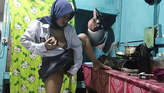 Sister-in-law masturbates before leaving for school