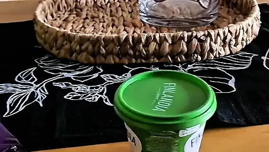 Wir Haben Mit Meinem Mitbewohner Einen Snack Gegessen, Nachdem Wir Pornovideos Gedreht Hatten!