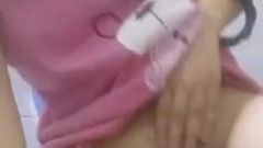 forgot to shave her pussy before she filmed a sexy video