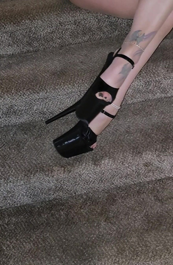 High Heels & Pantyhose
