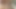 彼女は乳を搾り始め、次々と出ていきました