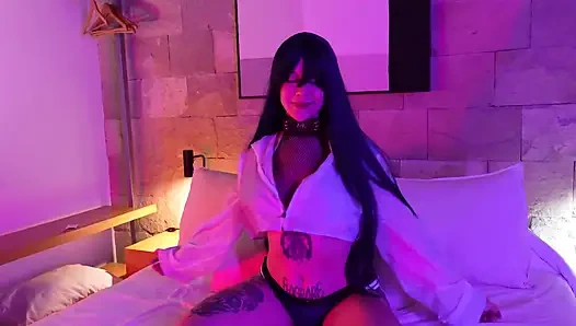 Otaku-Mädchen im Hinata-Cosplay wird gefickt, bis sie fertig ist