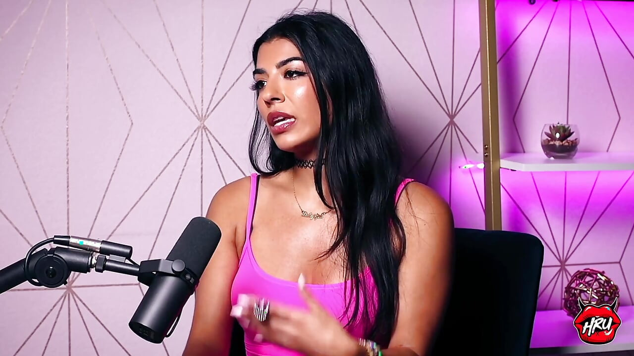 Yoğun bakım hemşiresinden Bollywood yetişkin yıldızına: Jasmine Sherni'nin vahşi kariyer anahtarı