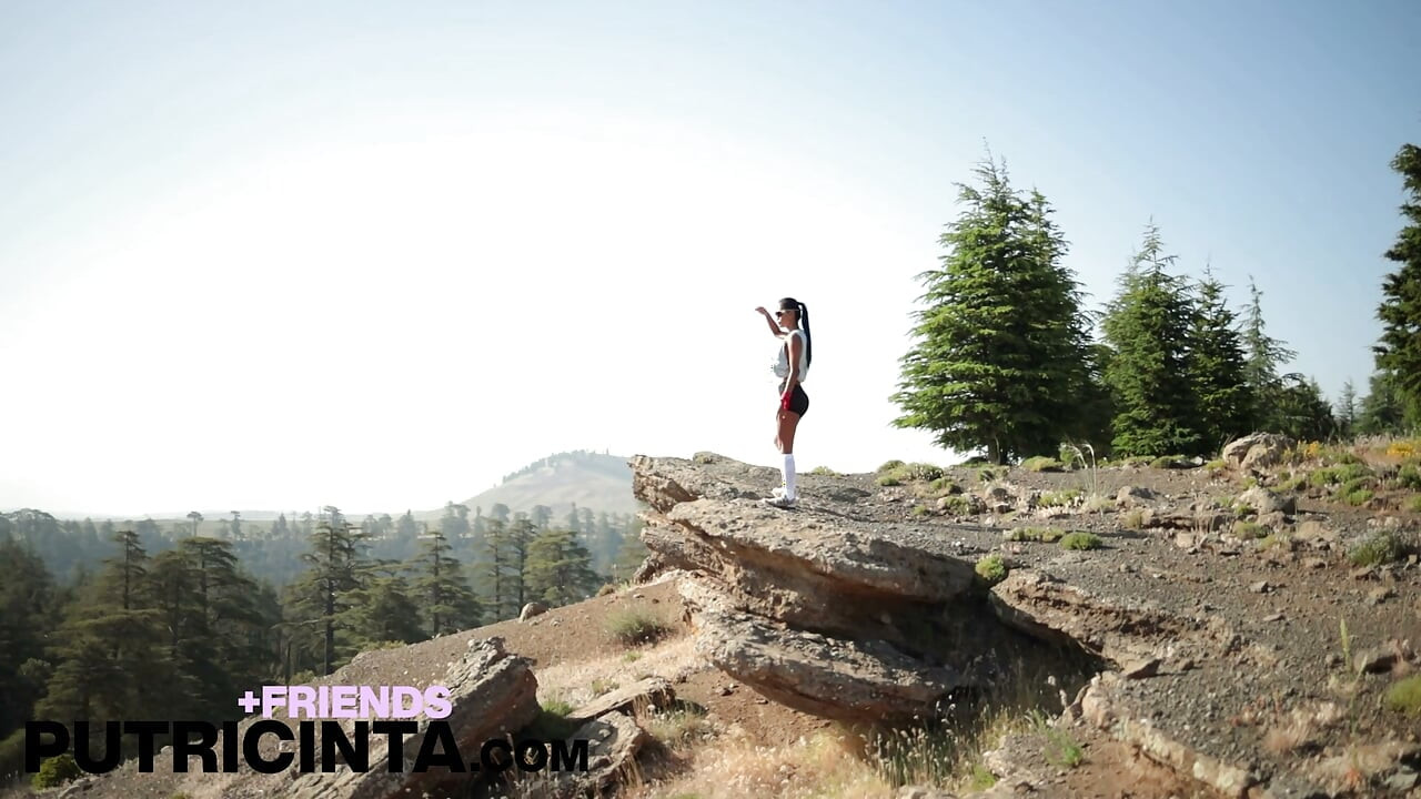 Putri Cinta Having Fun Hiking Naked Showing Her Round and Yummy Boobs