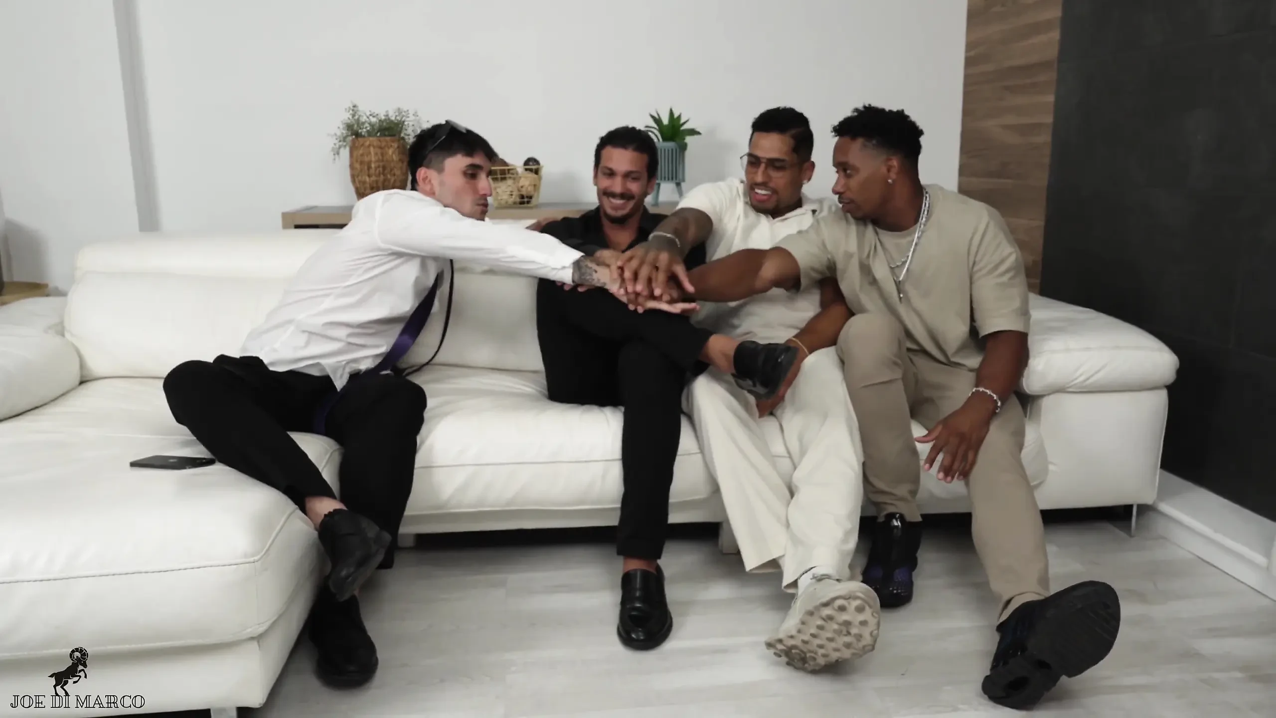 Gangbang anal grandota con una hermosa rubia española