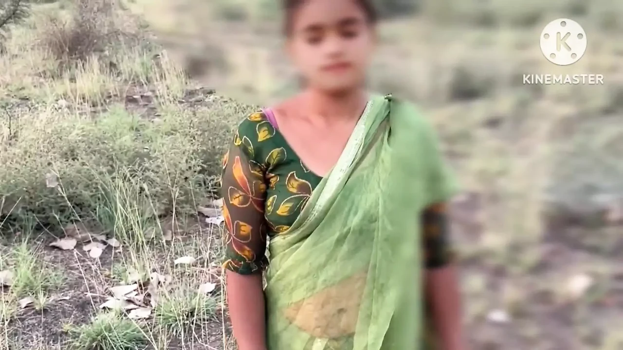 Village bhabhi fucked by Daver in outdoor Jungle xx video, desi bhabhi sex in Jungle hindi audio