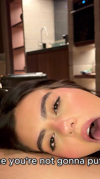 Devrais-je faire en sorte que ce messager me fourr sa grosse bite pour une vidéo ? - Iris Rodriguez et Danner Mendez | Clip 1