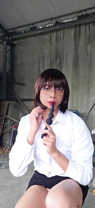 Office Lady Trans Ting Xuan Masturbating Outdoors.