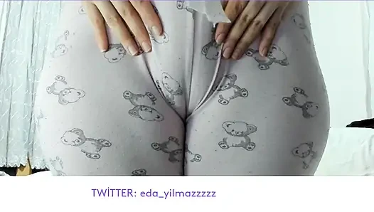 JARI KAKI UNTA- MASTURBASI DALAM PIYAMA- PORNO TURKI- MILF TURKI