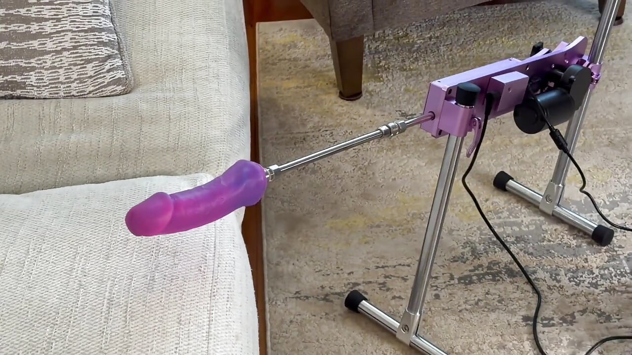 Regardez-moi me faire baiser par ma machine à sexe et avoir un vrai orgasme !