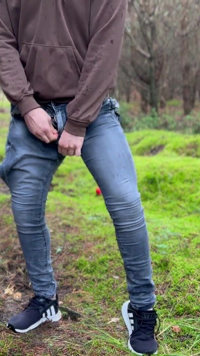 Stunning moment from "I try to free myself from my pants, she strips naked and runs away"