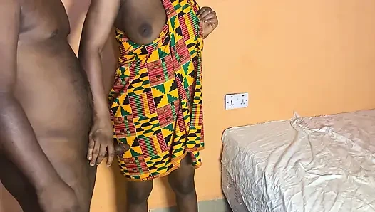Африканскую любительницу застукали перед камерой