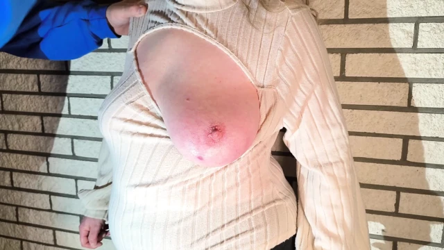 Using her naked tits for valentines day
