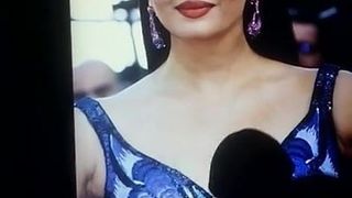 Aishwarya Rai wytryski hołd